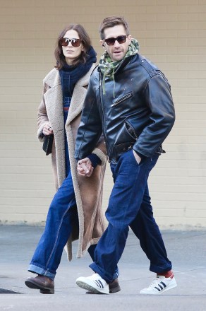 New York, NY  - *EXCLUSIVE*  - Jake Gyllenhaal and girlfriend Jeanne Cadieu hold hands during a romantic stroll in Manhattan’s SoHo neighborhood. The couple looked stylish and were shopping around the Downtown area a day before Thanksgiving.

Pictured: Jake Gyllenhaal, Jeanne Cadieu

BACKGRID USA 23 NOVEMBER 2022 

BYLINE MUST READ: BrosNYC / BACKGRID

USA: +1 310 798 9111 / usasales@backgrid.com

UK: +44 208 344 2007 / uksales@backgrid.com

*UK Clients - Pictures Containing Children
Please Pixelate Face Prior To Publication*