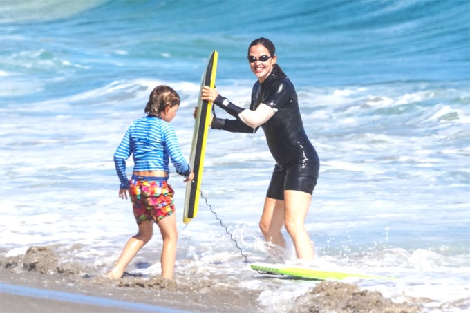 Jennifer Garner Bodyboards With Son Samuel