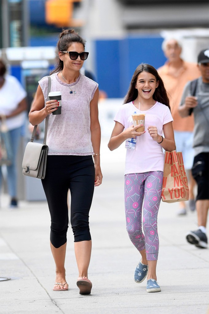 Katie Holmes & Suri Cruise Get Iced Coffee